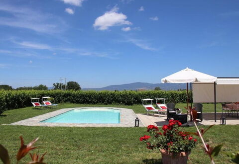 Villa Mira: Prato, Piscina, Giardino, Mobili Da Esterno, Cortile, Hacienda, Agriturismo, Landscaping, Villa, Backyard