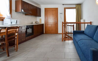 Nuova Dogana 400.2: Cabinetry, Mobilia, Costruzione, Controsoffitto, Legna, Cassetto, Pavimentazione, Porta, Pavimento, Cucina