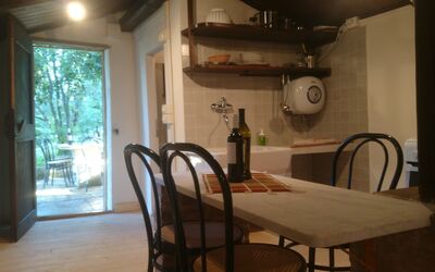Bubo: Camera, Sala Da Pranzo, Proprietà, Tavolo, Mobilia, Costruzione, Interior Design, Casa, Pavimento, Cucina & Sala Da Pranzo Tavolo