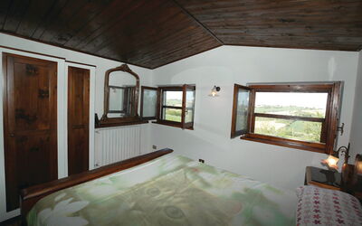 Gufo: Proprietà, Camera, Soffitto, Costruzione, Casa, Pavimento, Interior Design, Architettura, Mobilia, Color Legno