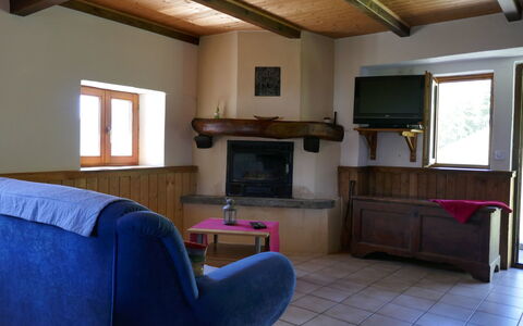 Baita Ficc: Camera, Proprietà, Costruzione, Mobilia, Casa, Soggiorno, Interior Design, Immobiliare, Soffitto, Loft