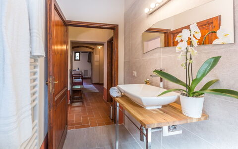 Villa Marina: Camera, Proprietà, Costruzione, Interior Design, Casa, Mobilia, Immobiliare, Suite, Pavimento, Bagno