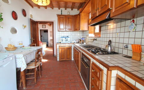 Podere Santa Lucia: Proprietà, Controsoffitto, Camera, Cucina, Costruzione, Mobilia, Cabinetry, Interior Design, Immobiliare, Casa