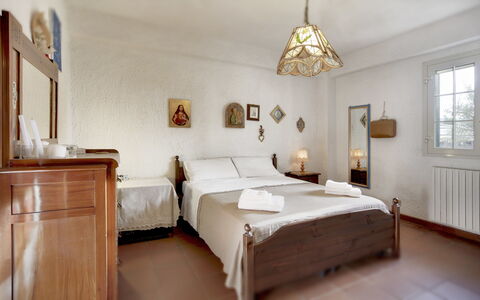 Villa Palma: Camera Da Letto, Mobilia, Letto, Camera, Lenzuolo, Proprietà, Interior Design, Telaio Del Letto, Pavimento, Bedding