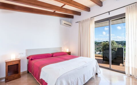 Ses Vistes: Camera Da Letto, Letto, Mobilia, Camera, Proprietà, Soffitto, Costruzione, Lenzuolo, Interior Design, Telaio Del Letto