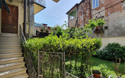 Musetta: Pianta, Costruzione, Finestra, Cielo, Villetta, Erba, Quartiere, Zona Residenziale, Manto Stradale, Facciata