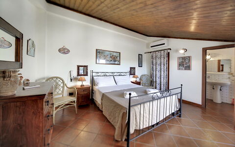 Villa Dell'ulivo: Proprietà, Camera, Mobilia, Costruzione, Interior Design, Soffitto, Casa, Immobiliare, Pavimento, Camera Da Letto
