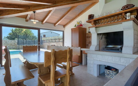 Mirjana: Proprietà, Legna, Interior Design, Sedia, Illuminazione, Soggiorno, Costruzione, Pavimento, Pavimentazione, Shade