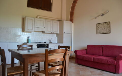 Borgo Casa Di Lappi: Camera, Mobilia, Proprietà, Interior Design, Costruzione, Soggiorno, Tavolo, Casa, Pavimento, Architettura