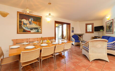 Petra Rossa: Camera, Proprietà, Costruzione, Mobilia, Immobiliare, Interior Design, Sala Da Pranzo, Tavolo, Pavimento, Casa