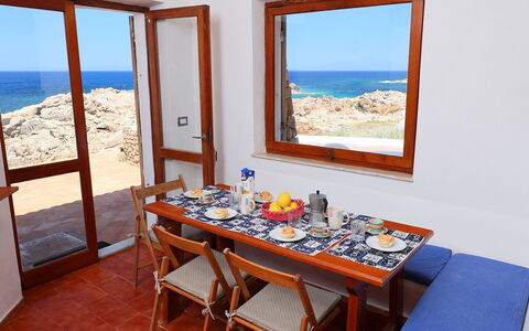 La Cala (Vgm615): Camera, Proprietà, Blu, Mobilia, Tavolo, Azzurro, Casa, Costruzione, Immobiliare, Interior Design