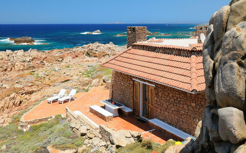 La Cala (Vgm615): Acqua, Cielo, Costruzione, Proprietà, Pianta, Finestra, Legna, Casa, Costiera E Morfologie Oceanic, Terreno