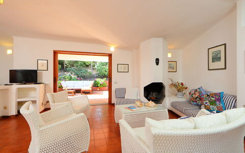Terre Rare: Proprietà, Camera, Mobilia, Interior Design, Costruzione, Soggiorno, Casa, Immobiliare, Tavolo, Casa