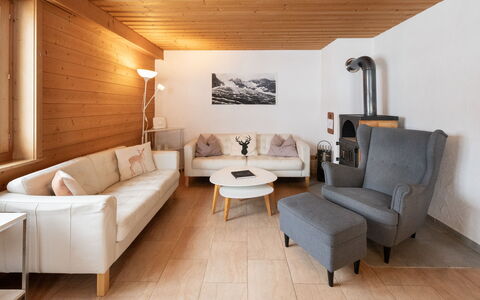 Chalet Reinhysi: Mobilia, Interior Design, Pavimentazione, Pavimento, Divano, Legna, Soggiorno, Camera, Soffitto, Illuminazione