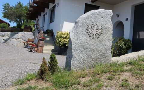 Wildbachl: Proprietà, Roccia, Architettura, Albero, Casa, Erba, Scultura, Immobiliare, Pianta, Lotto