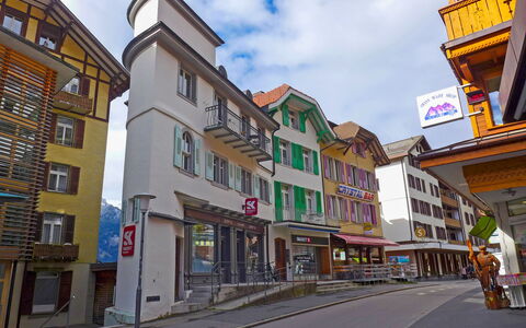 Wengen 66: Costruzione, Nube, Finestra, Cielo, Ruota, Infrastruttura, Manto Stradale, Casa, Urban Design