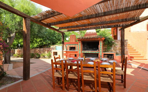 Bouganville: Proprietà, Costruzione, Immobiliare, Camera, Casa, Terrazza, Pergola, Mobilia, Portico, Interior Design