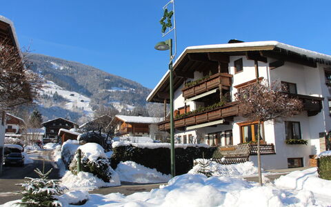 Aschau im Zillertal 485: Neve, Inverno, Proprietà, Montagna, Paesino Di Montagna, Hill Station, Cittadina, Catena Montuosa, Casa, Stazione Sciistica