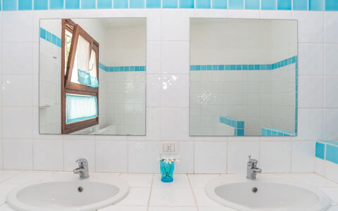 Sibilla: Specchio, Rubinetto, Idraulico Fixture, Lavello, Lavandino Del Bagno, Proprietà, Fotografia, Verde, Bagno, Costruzione