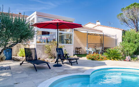 Les Hauts de Palayson: Cielo, Pianta, Acqua, Proprietà, Blu, Azzurro, Costruzione, Shade, Piscina, Mobili Da Esterno