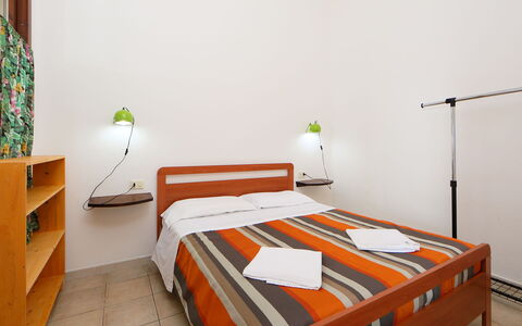 Valledoria 735: Costruzione, Mobilia, Proprietà, Comfort, Prodotto, Arancia, Legna, Telaio Del Letto, Casa, Interior Design
