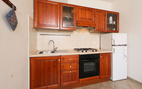 Avocado: Marrone, Cabinetry, Lavello, Lavandino Della Cucina, Controsoffitto, Mobilia, Proprietà, Rubinetto, Costruzione, Legna