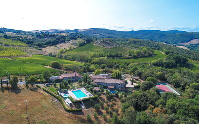 Charming Estate Decimo Dini