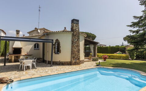 Origami: Acqua, Pianta, Cielo, Piscina, Costruzione, Shade, Zona Residenziale, Immobiliare, Materiale Composito, Albero