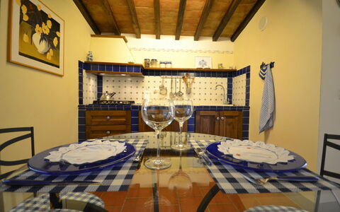 Casale Valentina: Camera, Proprietà, Interior Design, Costruzione, Mobilia, Tavolo, Casa, Immobiliare, Sala Da Pranzo, Soffitto