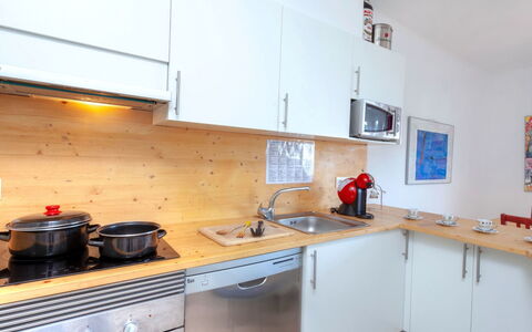 Cap Ras: Proprietà, Cucina, Camera, Controsoffitto, Cabinetry, Mobilia, Casa, Immobiliare, Costruzione, Interior Design