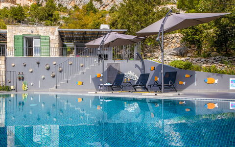 2M: Acqua, Piscina, Costruzione, Albero, Pianta, Corpo D'Acqua, Tempo Libero, Shade, Urban Design, Immobiliare