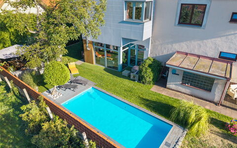 Řeporyje: Piscina, Zona Residenziale, Ricorrere, Tempo Libero, Eco Hotel, Giardino, Giochi D'Acqua, Estate, Villa, Shade