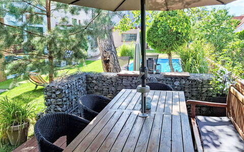 Řeporyje: Mobilia, Sedia, Mobili Da Esterno, Tavolo, Legna, Tavolo Esterno, Cucina & Sala Da Pranzo Tavolo, Shade, Giardino, Ombrello