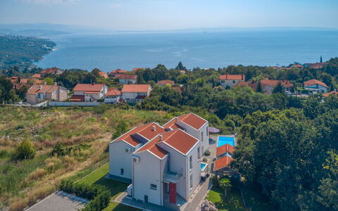 Races: Cielo, Giorno, Pianta, Costruzione, Acqua, Azzurro, Nube, Natura, Finestra, Albero