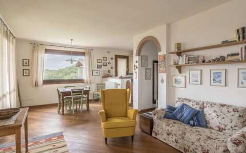 Villa la Vena: Proprietà, Camera, Mobilia, Interior Design, Costruzione, Pavimento, Soggiorno, Giallo, Casa, Immobiliare