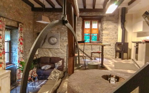 Uxaneko-Errota: Proprietà, Camera, Costruzione, Interior Design, Casa, Casa, Soggiorno, Soffitto, Immobiliare, Estate