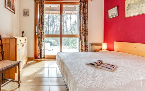 Orée des Greens: Camera Da Letto, Mobilia, Proprietà, Camera, Letto, Interior Design, Costruzione, Telaio Del Letto, Lenzuolo, Parete