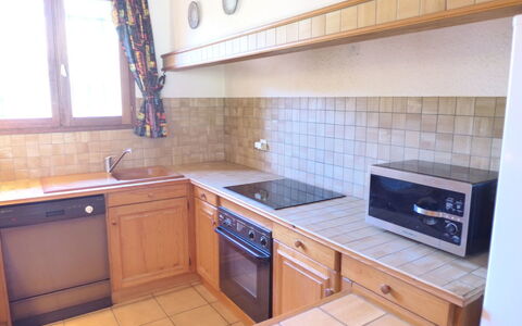Orée des Greens: Proprietà, Camera, Piastrella, Cabinetry, Cucina, Mobilia, Controsoffitto, Costruzione, Casa, Interior Design