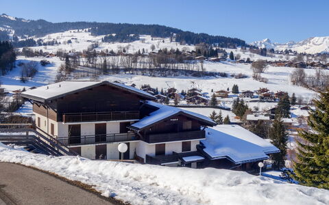 Le Sapin: Cielo, Costruzione, Neve, Montagna, Finestra, Nube, Casa, Pendenza, Albero, Highland