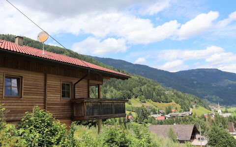 Chalet Jupiter: Proprietà, Casa, Hill Station, Montagna, Tetto, Area Rurale, Cielo, Paesino Di Montagna, Villetta, Collina