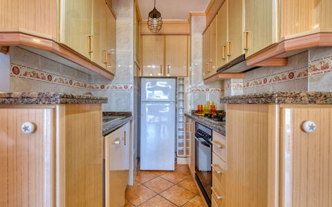 La Felicidad: Proprietà, Camera, Cucina, Controsoffitto, Cabinetry, Costruzione, Immobiliare, Mobilia, Casa, Pavimento