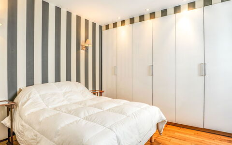 Grands Degrès: Mobilia, Comfort, Costruzione, Legna, Telaio Del Letto, Pavimento, Letto, Pavimentazione, Casa