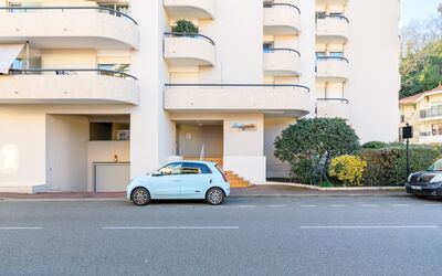 Arcachon 376: Costruzione, Auto, Veicolo, Ruota, Finestra, Pianta, Casa, Automotive Design, Quartiere