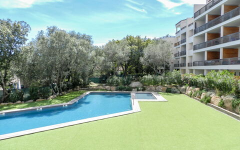 Porto Vecchio 120: Acqua, Pianta, Nube, Costruzione, Cielo, Azzurro, Albero, Lotto, Vegetazione, Erba