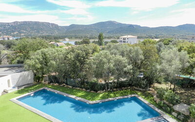 Porto Vecchio 120: Nube, Acqua, Cielo, Risorse Idriche, Pianta, Giorno, Proprietà, Piscina, Blu, Natura