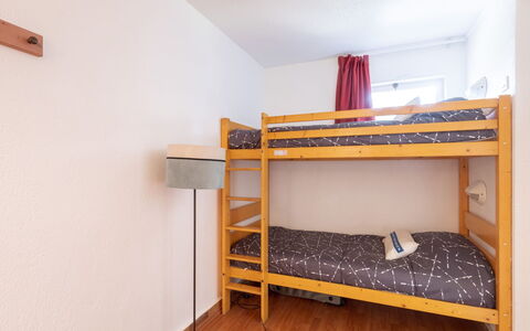 Saint-Raphaël 276: Mobilia, Letto, Camera, Letto A Castello, Proprietà, Ostello, Camera Da Letto, Dormitorio, Costruzione, Scrivania