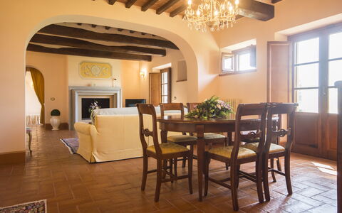 Villa Il Sasso: Camera, Proprietà, Costruzione, Interior Design, Mobilia, Sala Da Pranzo, Soffitto, Pavimento, Immobiliare, Atrio