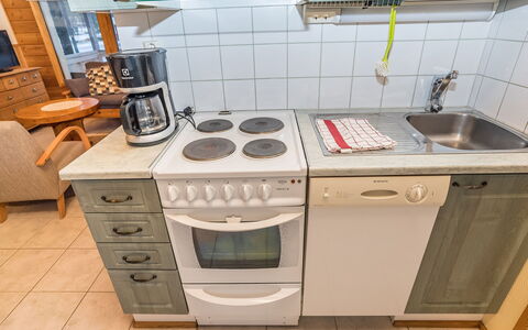 Villa Lakka: Elettrodomestico Da Cucina, Apparecchio Major, Cucina Stufa, Cucina, Elettrodomestico, Stufa, Cabinetry, Stufa A Gas, Mobilia, Pavimentazione
