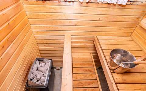 Villa Valokki: Legna, Sauna, Pavimentazione, Pavimento, Color Legno, Latifoglie, Plank, Pavimento In Legno, Materiali Naturali, Vernice