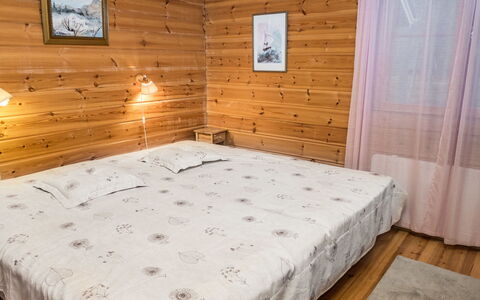 Purnukylä 6: Legna, Interior Design, Letto, Pavimento, Camera Da Letto, Pavimentazione, Mobilia, Soffitto, Camera, Lenzuolo